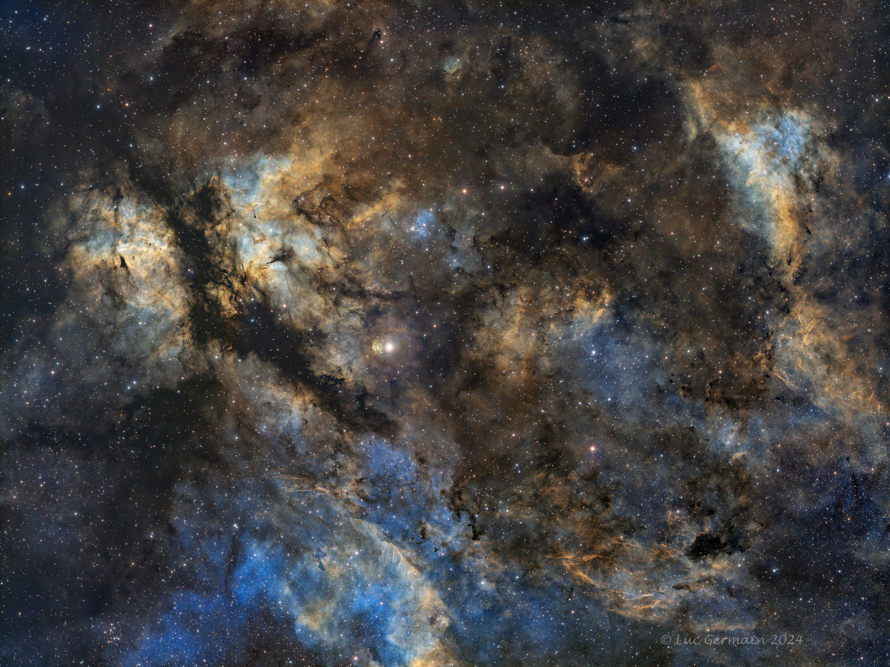 Région de l'Étoile Sadr (Gamma Cygni) dans la constellation du Cygne - Luc Germain